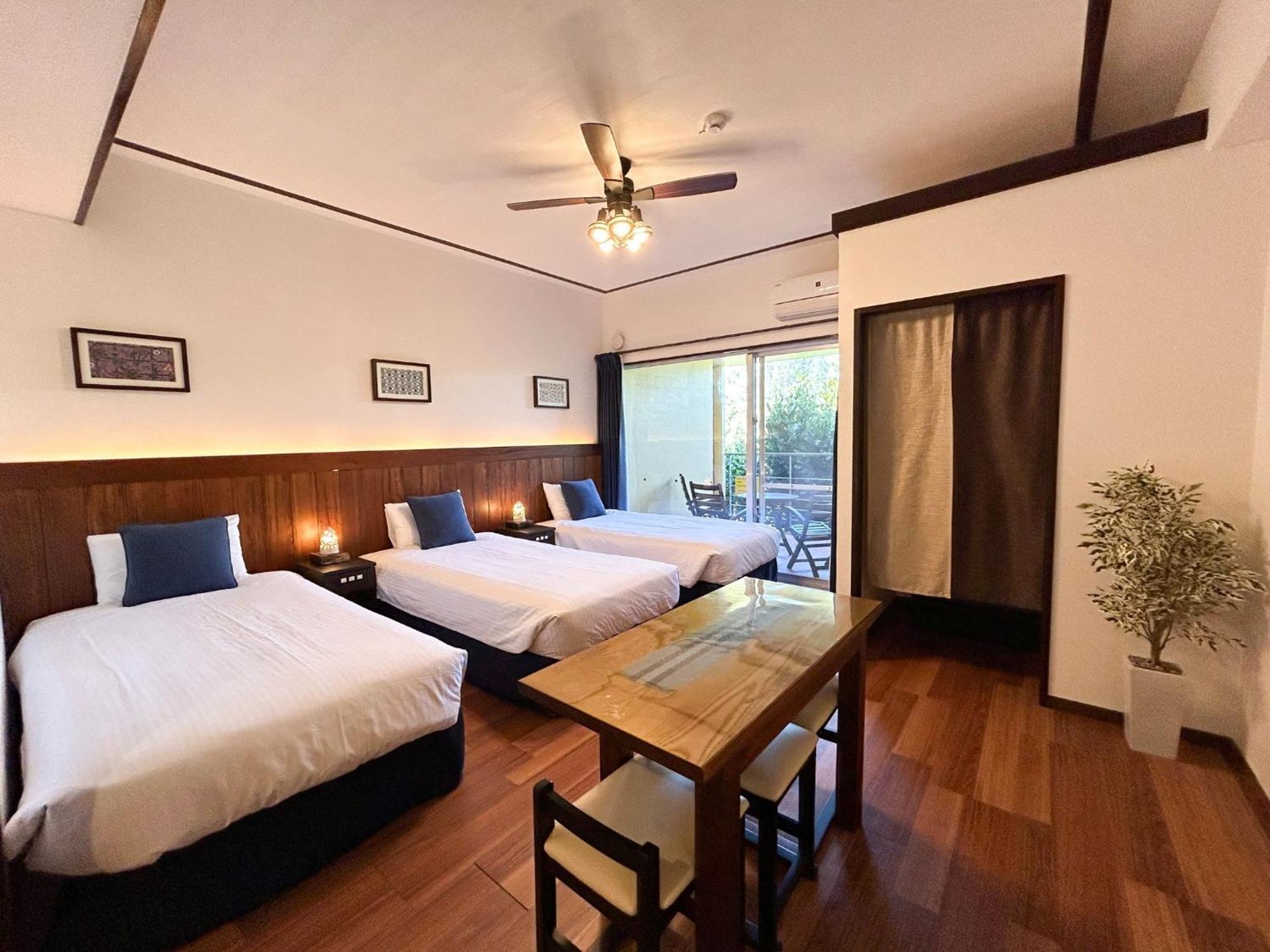 Pension Sunset Beach Nakijin Esterno foto